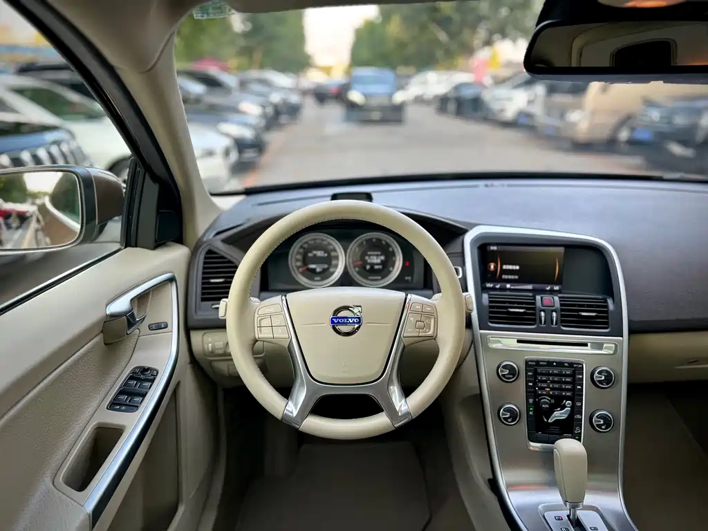 Volvo XC60 (Import) — миниатюра 11