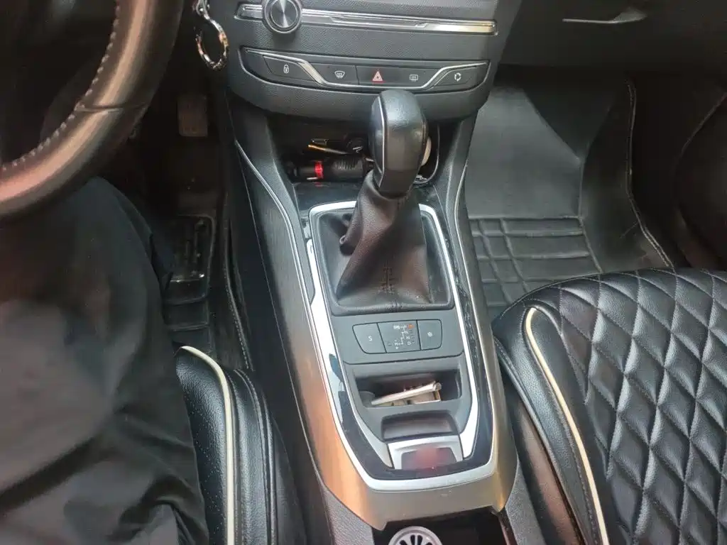 Peugeot 408 — миниатюра 7