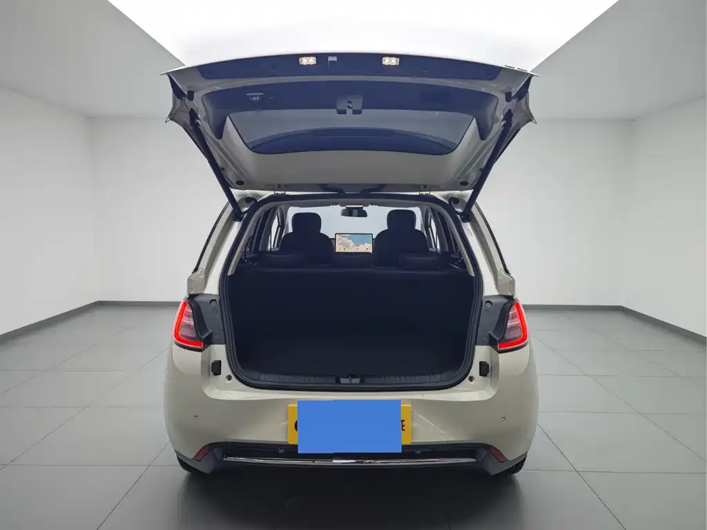Baojun Yunduo — миниатюра 18