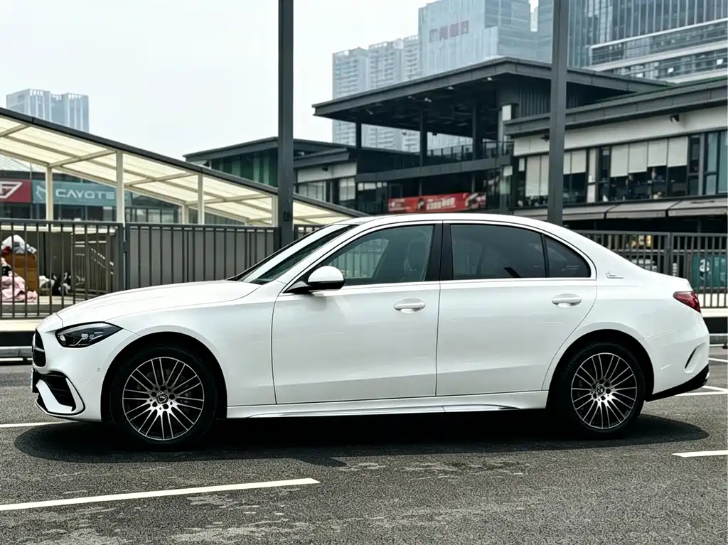 Mercedes-Benz C-Class — миниатюра 4