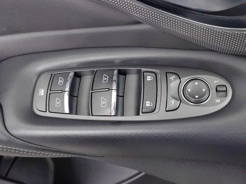 Infiniti Q50 — миниатюра 9