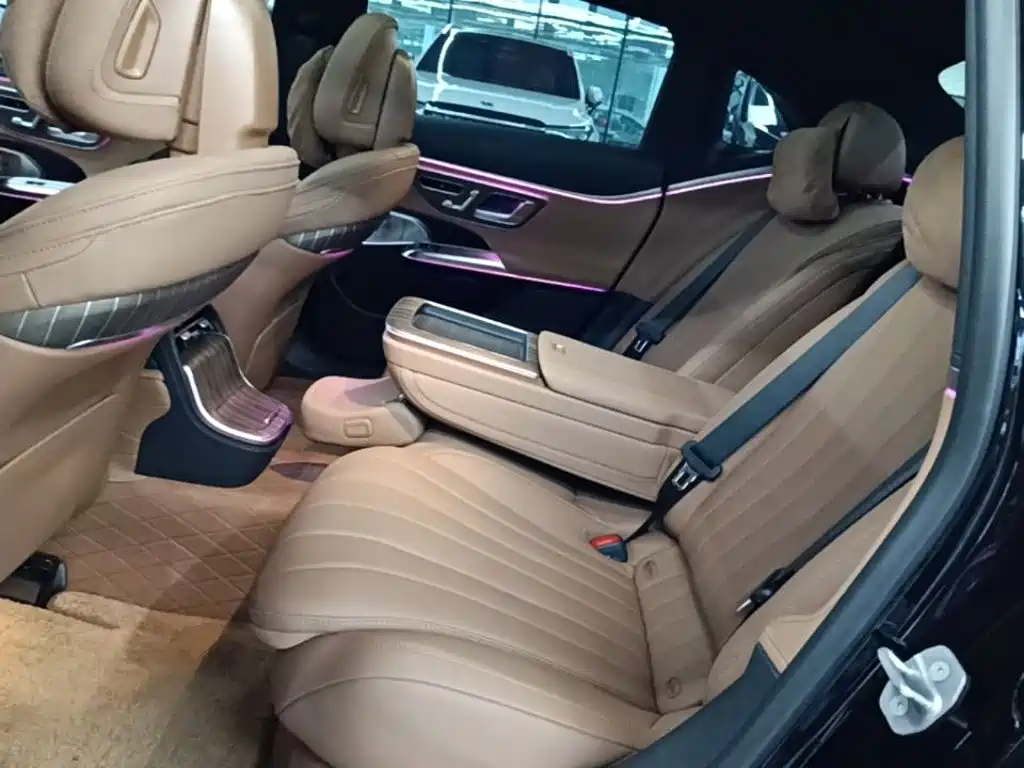 Mercedes-Benz E-Class — миниатюра 17