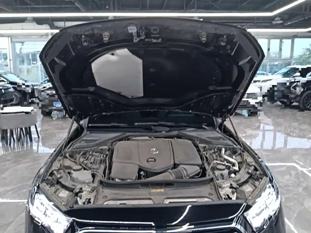 Mercedes-Benz E-Class — миниатюра 20