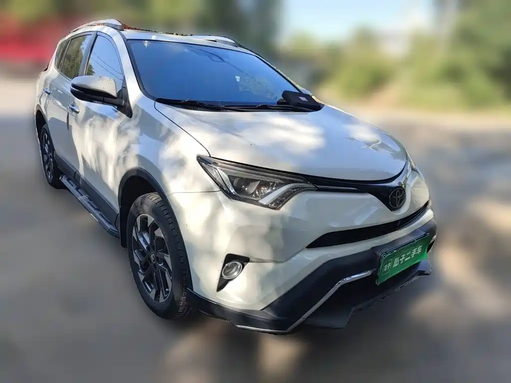 Toyota RAV4 — миниатюра 3