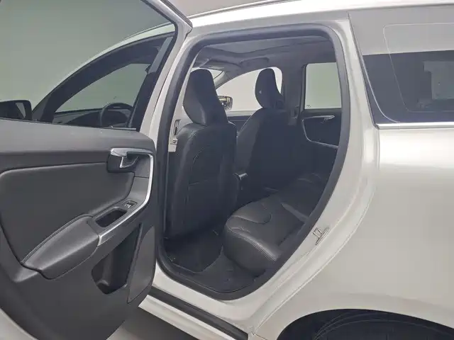 Volvo XC60 — миниатюра 10