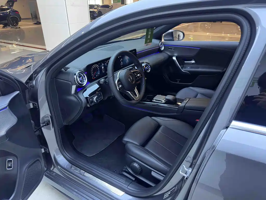 Mercedes-Benz A-Class — миниатюра 8