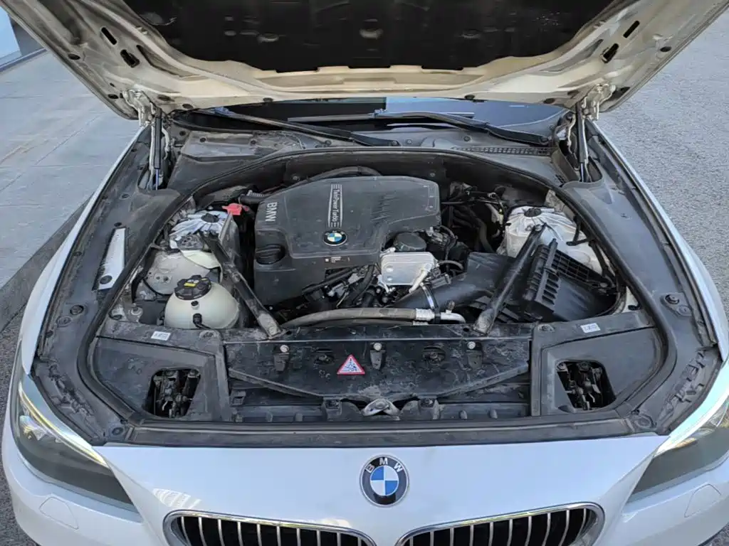 BMW 5 Series — миниатюра 11