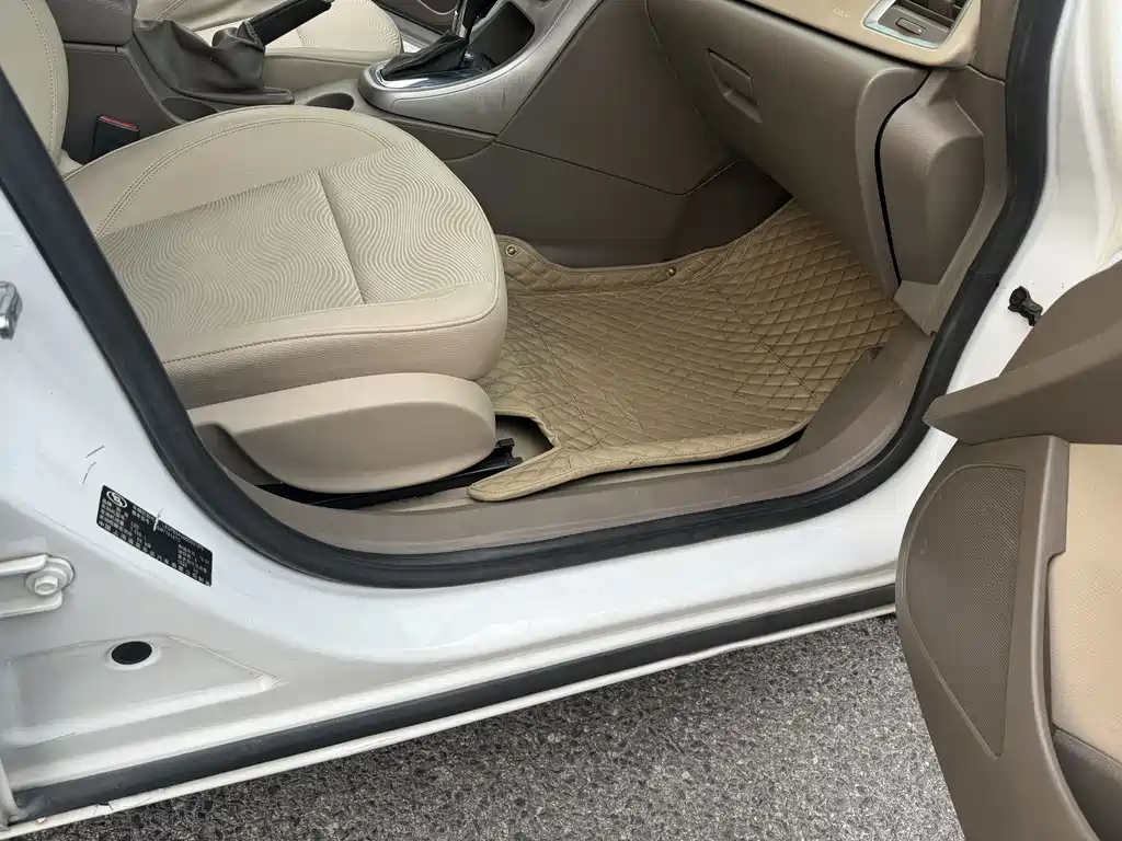 Buick Excelle — миниатюра 15