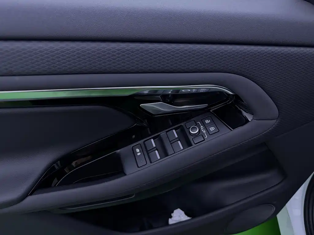 Land Rover Evoque — миниатюра 15