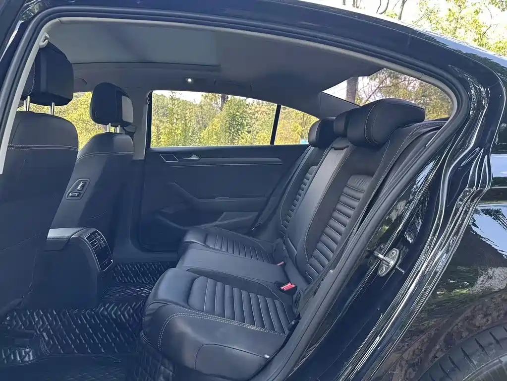 Volkswagen Magotan — миниатюра 6