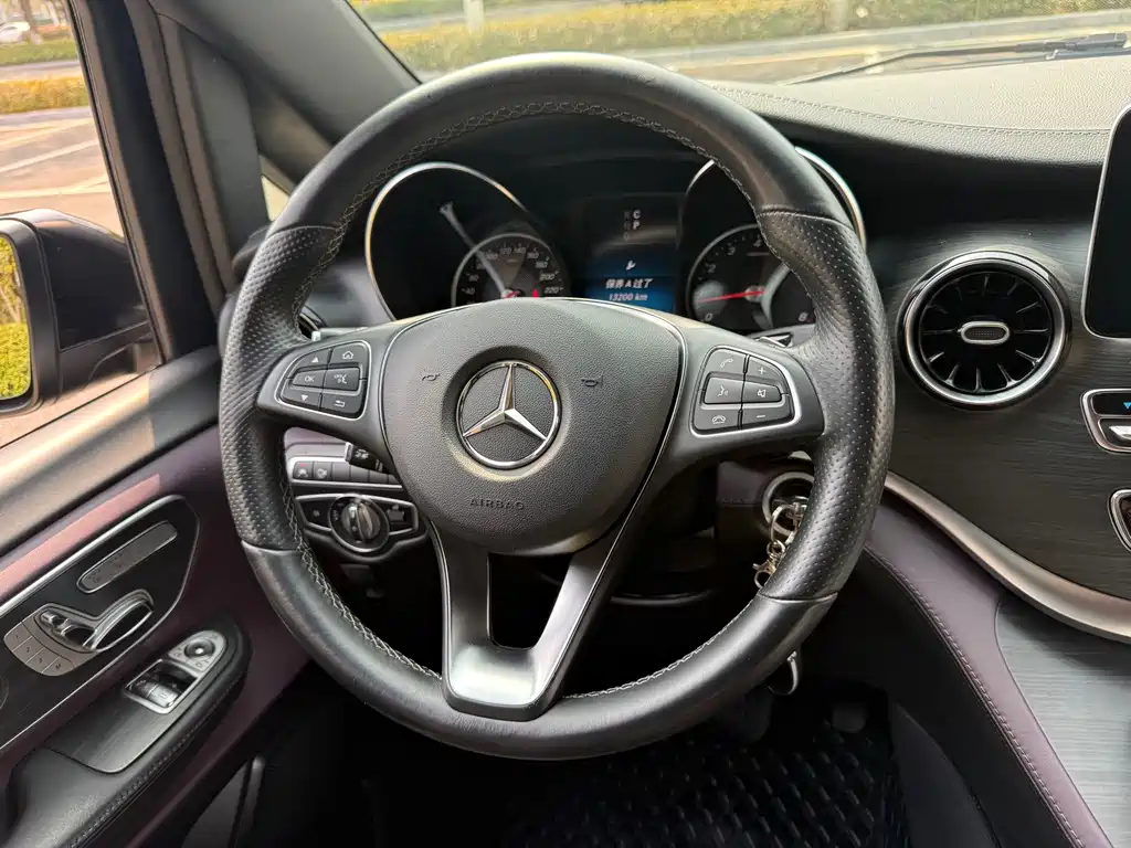 MERCEDES-BENZ V CLASS