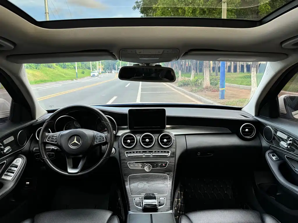 Mercedes-Benz C-Class — миниатюра 12