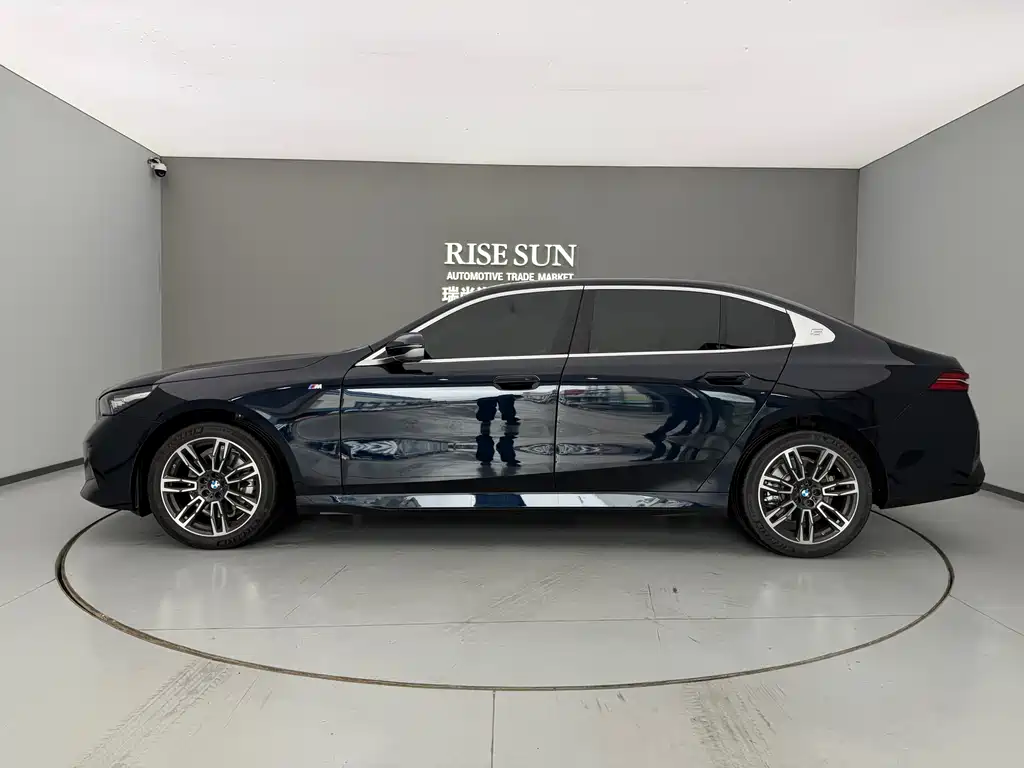 BMW 5 Series 5 2025 525Li M Sport