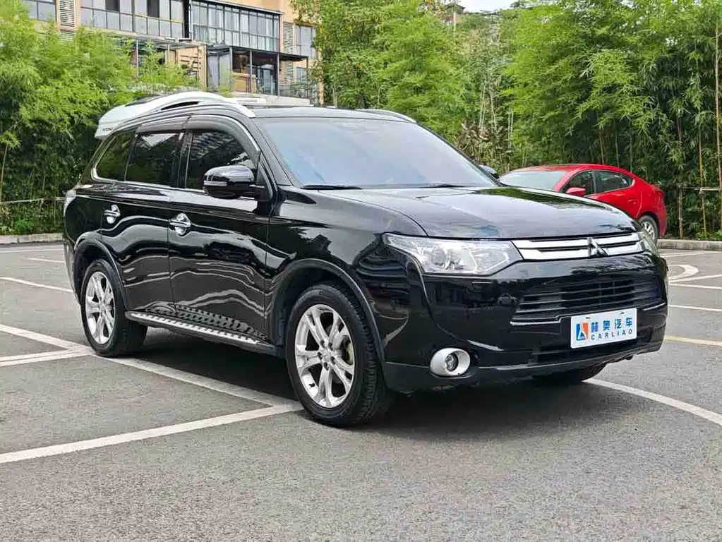 Mitsubishi Outlander (Import) — миниатюра 2