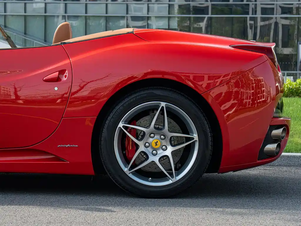 Ferrari California T 2012 4.3L