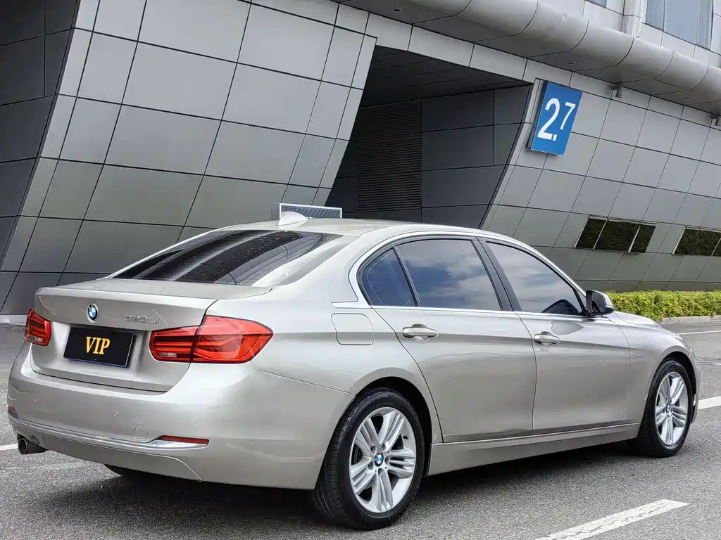 BMW 3 SERIES