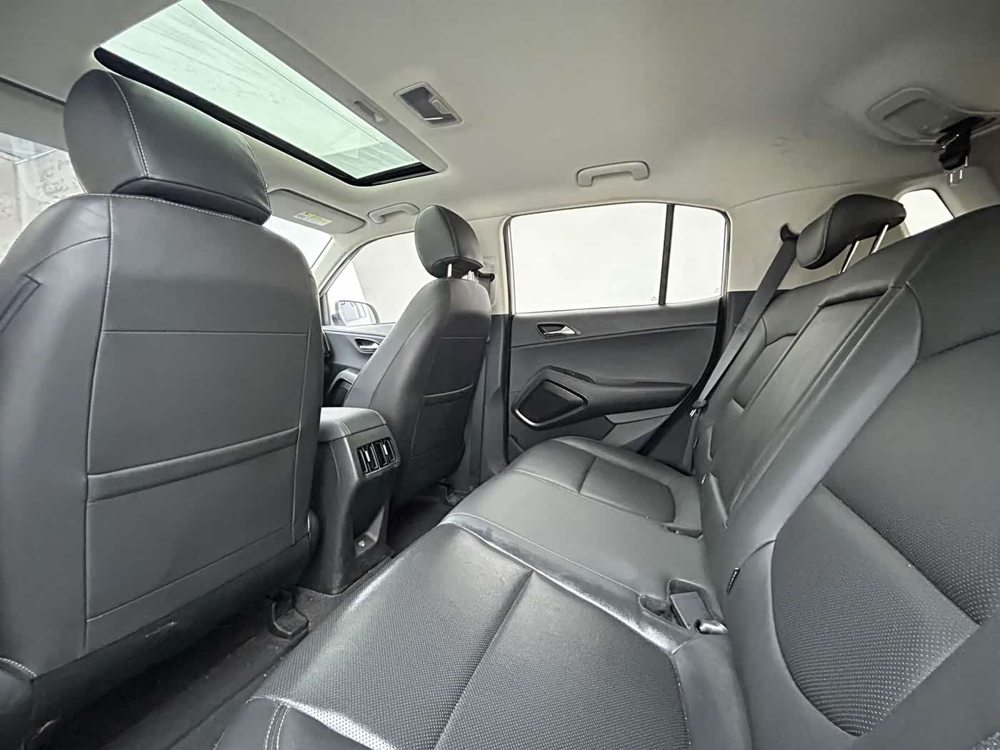 Hyundai Beijing Hyundai ix35 1.4 л 2022 г. Белый, пробег 35900 км