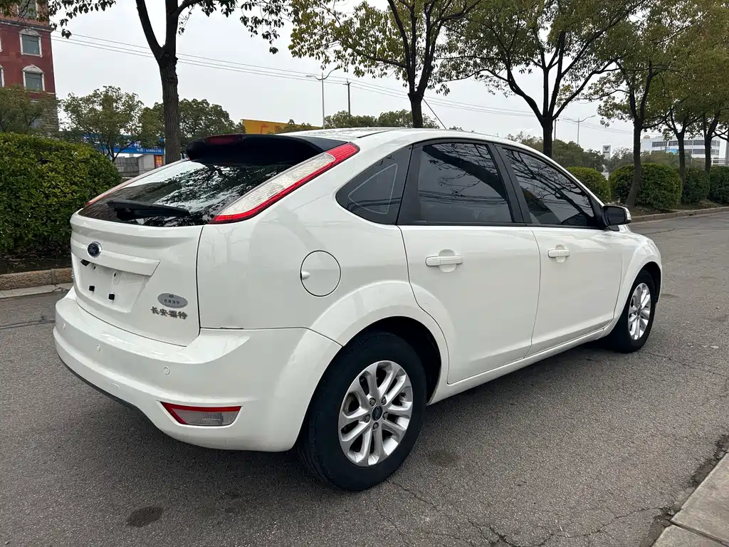 Ford Focus — миниатюра 7