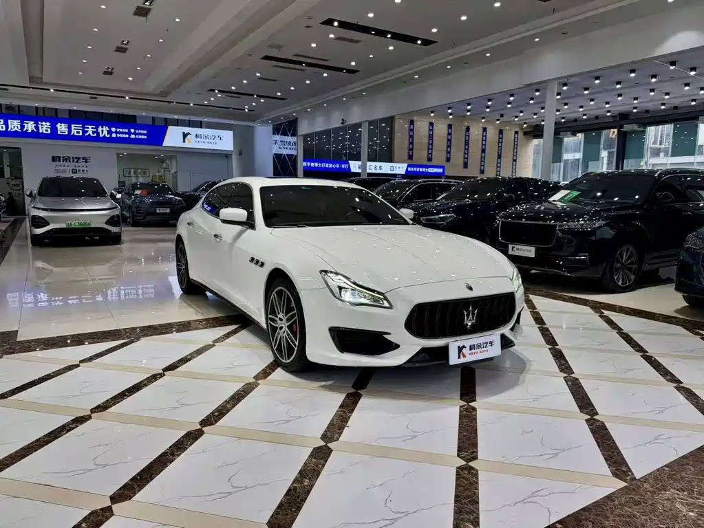 Maserati Quattroporte — миниатюра 4