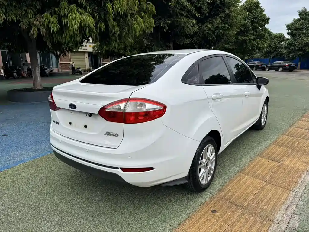 Ford Fiesta — миниатюра 4