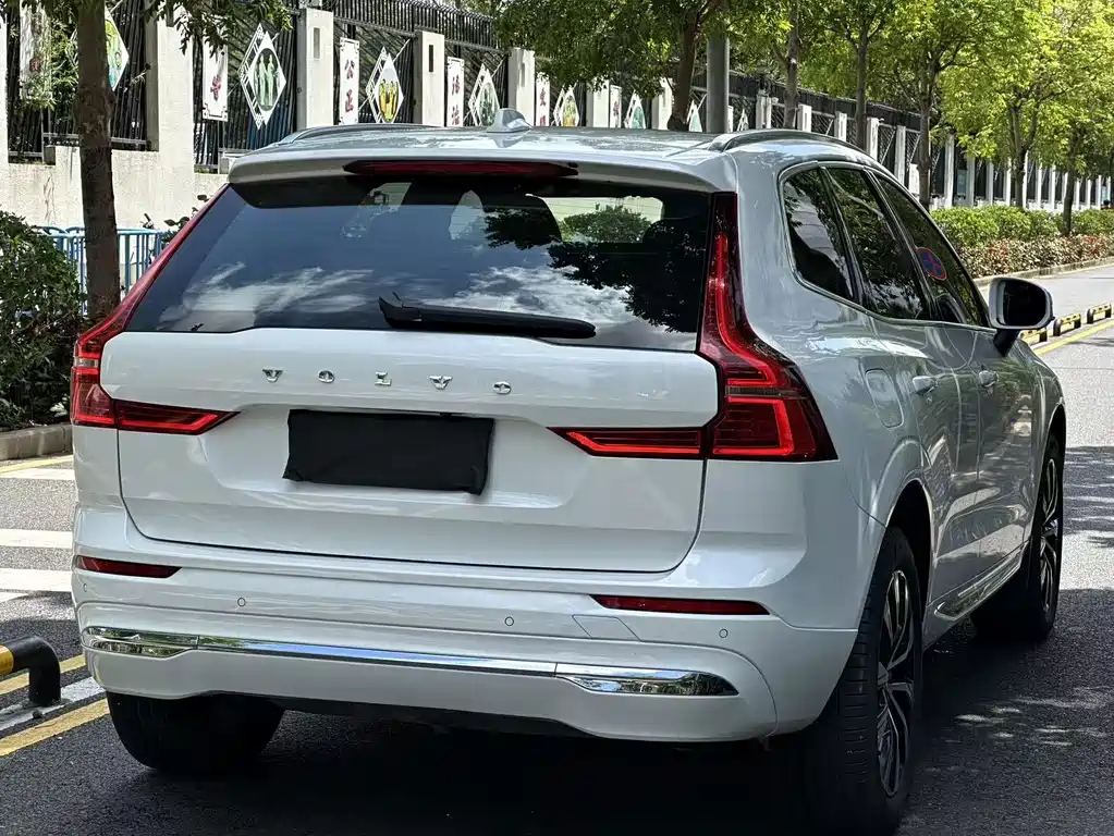 Volvo XC60 - фото 7