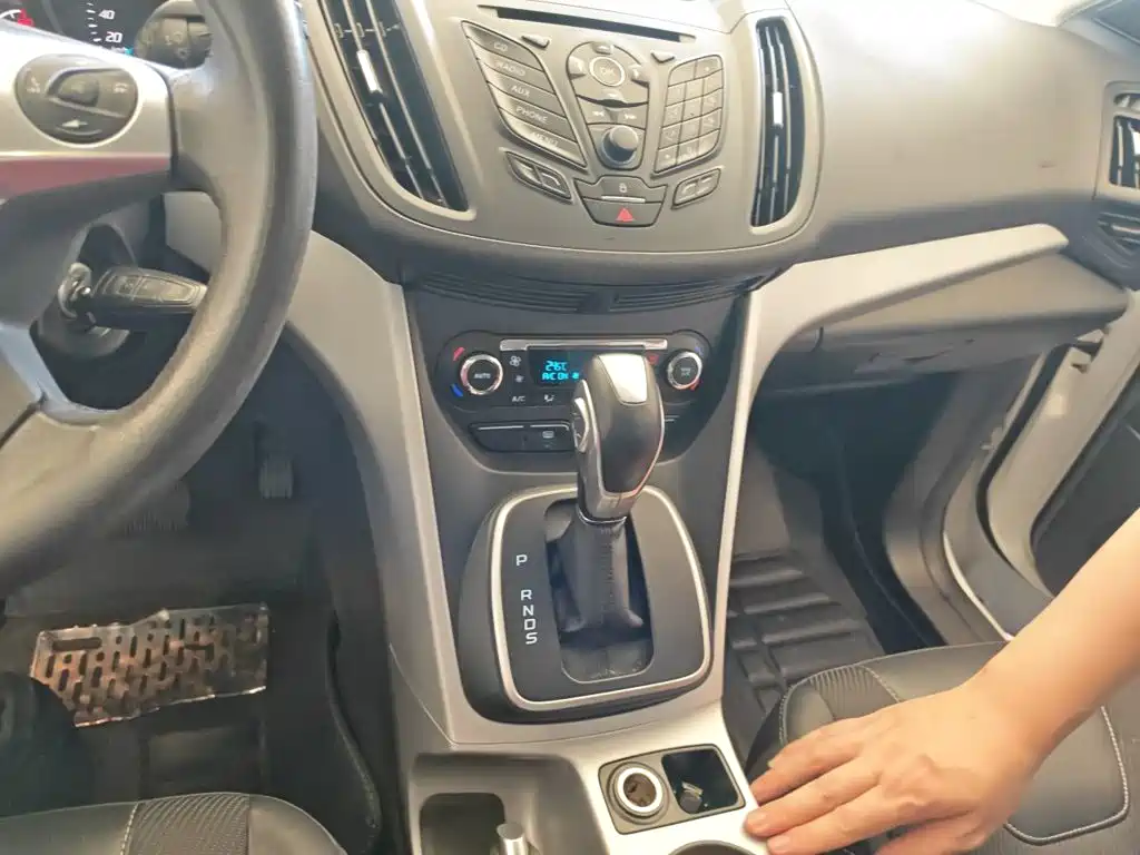 Ford Kuga — миниатюра 9