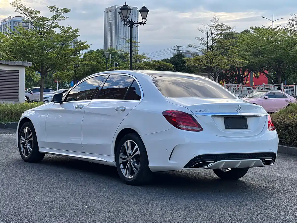 Mercedes-Benz C-Class — миниатюра 4