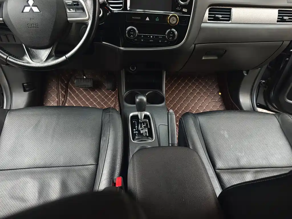 Mitsubishi Outlander (Import) — миниатюра 11
