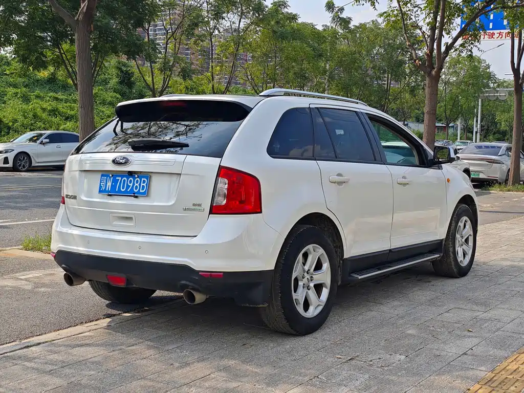 Ford Edge (Import) — миниатюра 7