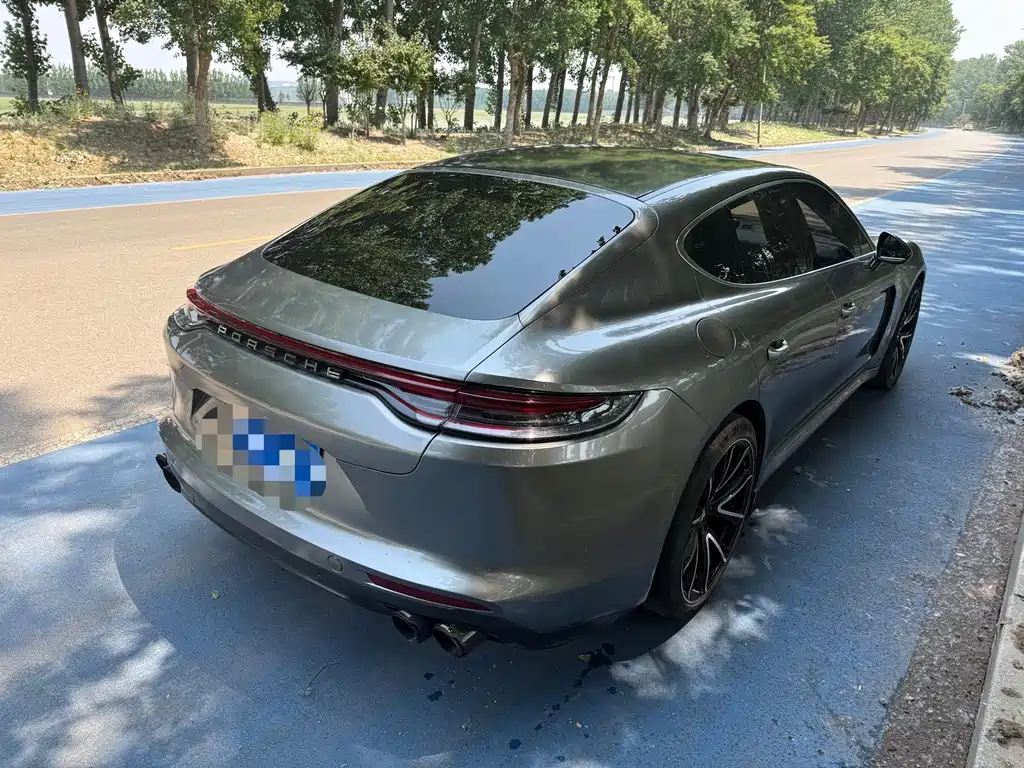 Porsche Panamera 2010 Panamera 4S 4.8L