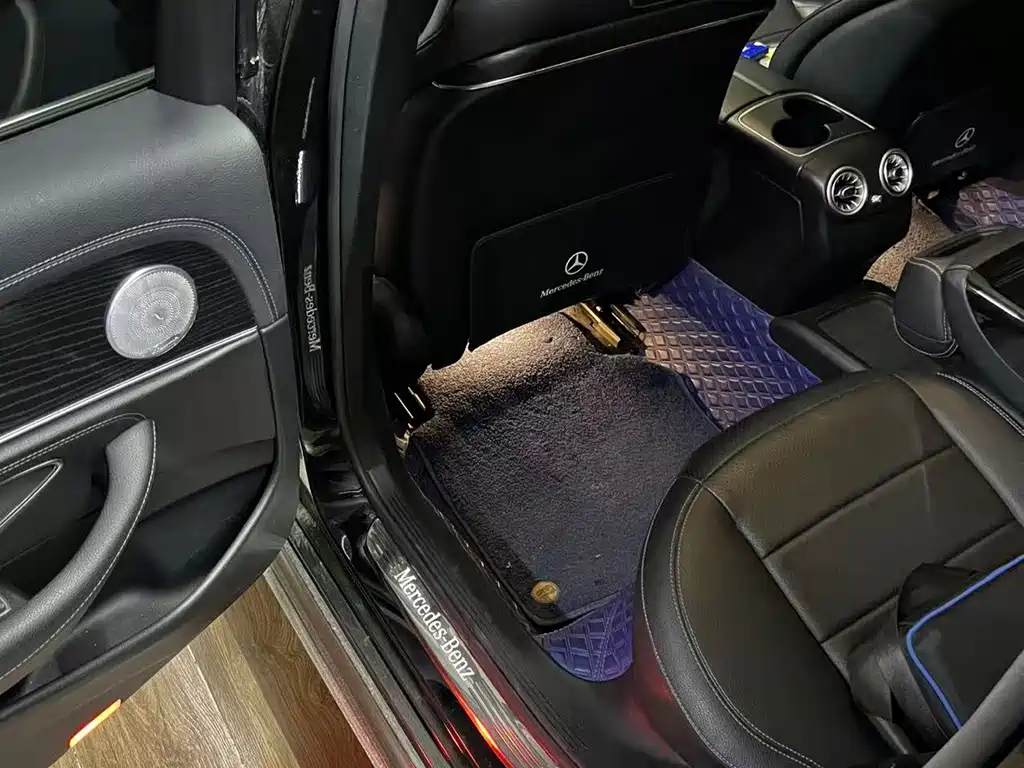 Mercedes-Benz E-Class — миниатюра 9