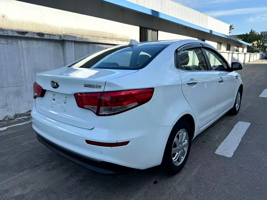 Kia K2 — миниатюра 8