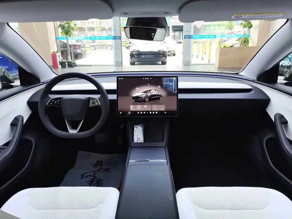 Tesla Model 3 — миниатюра 12