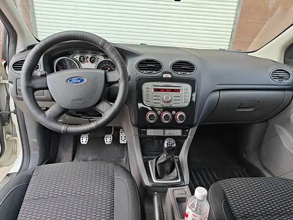 Ford Focus 2013 1.8L MT