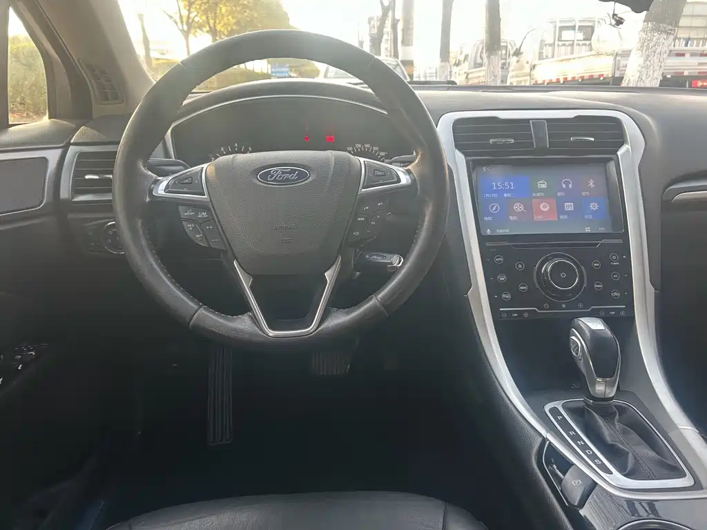 Ford Mondeo — миниатюра 8