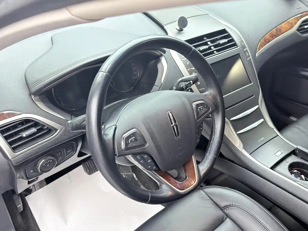 Lincoln MKZ — миниатюра 9