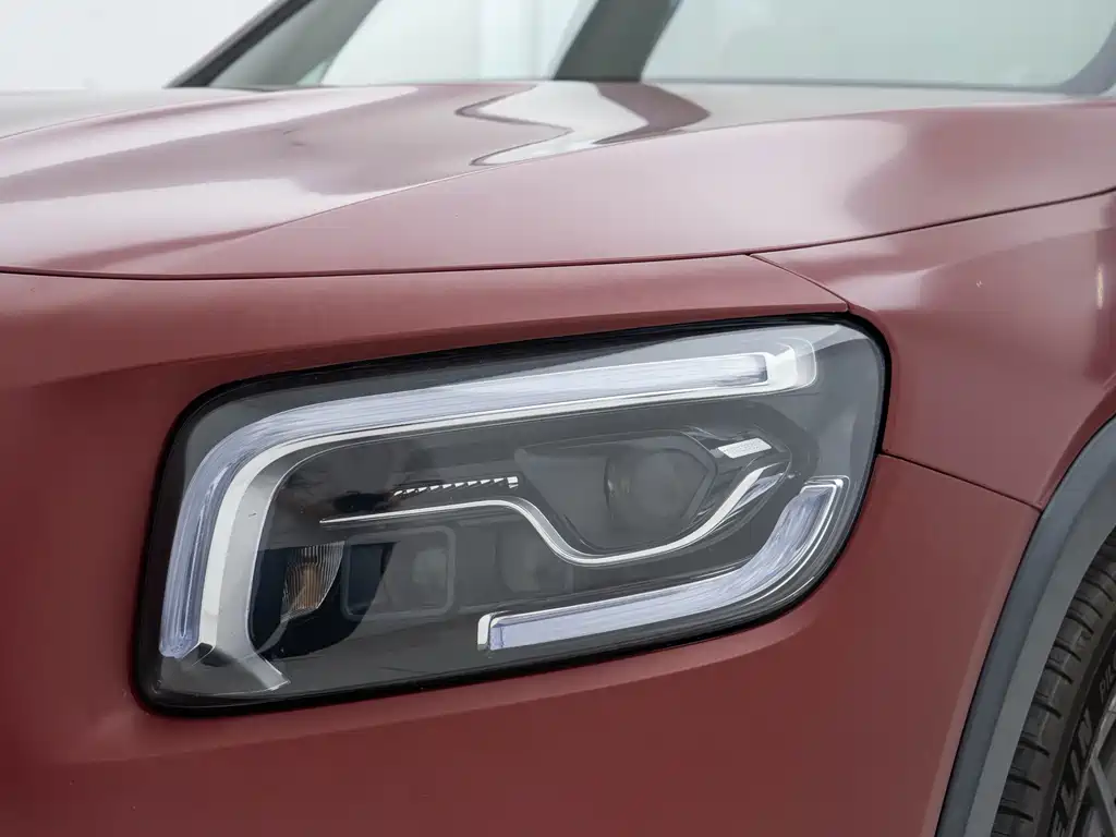 MERCEDES-BENZ GLB AMG