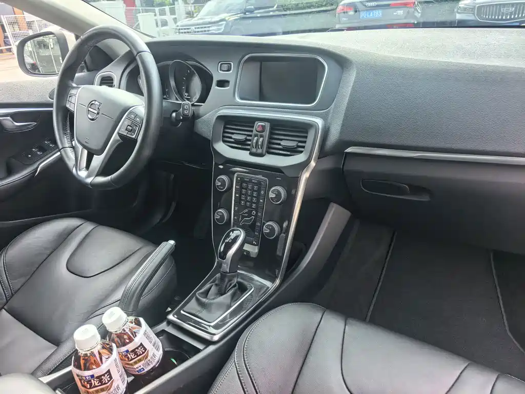 Volvo V40 — миниатюра 22