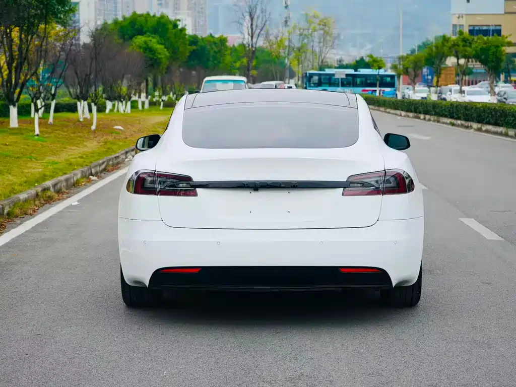 TESLA MODEL S