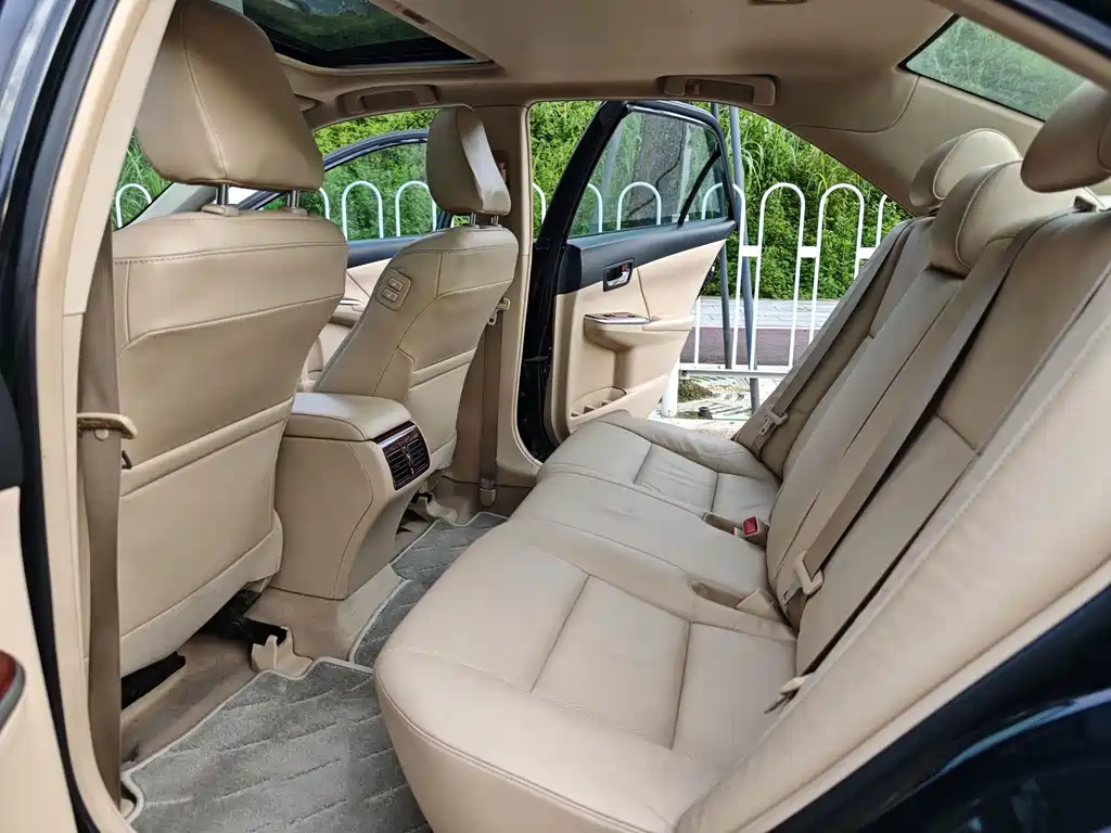 Toyota Camry — миниатюра 11