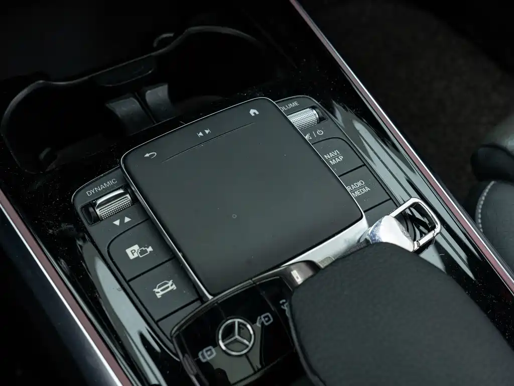 MERCEDES-BENZ GLB AMG