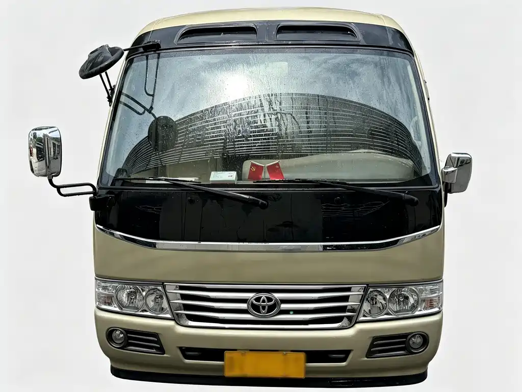 Toyota Coaster — миниатюра 2