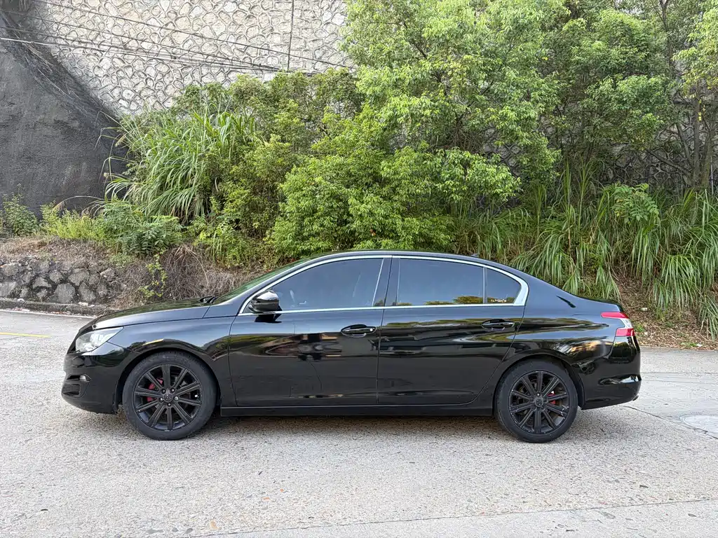 Peugeot 408 1.8L Auto Luxury Edition, фото 5