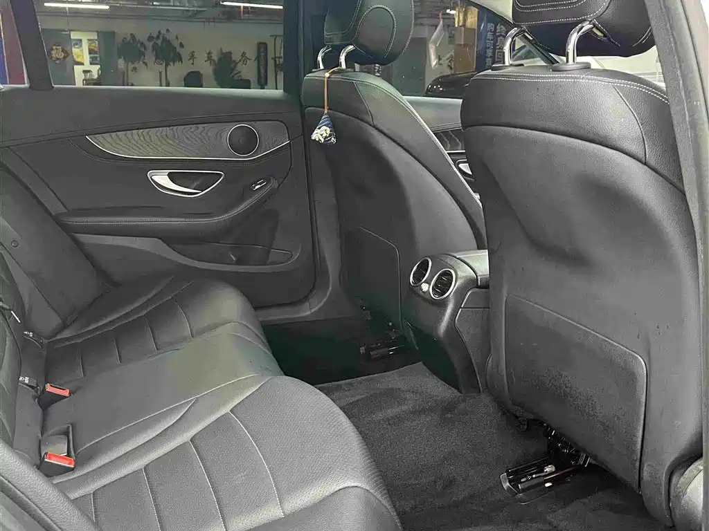 Mercedes-Benz C-Class — миниатюра 4