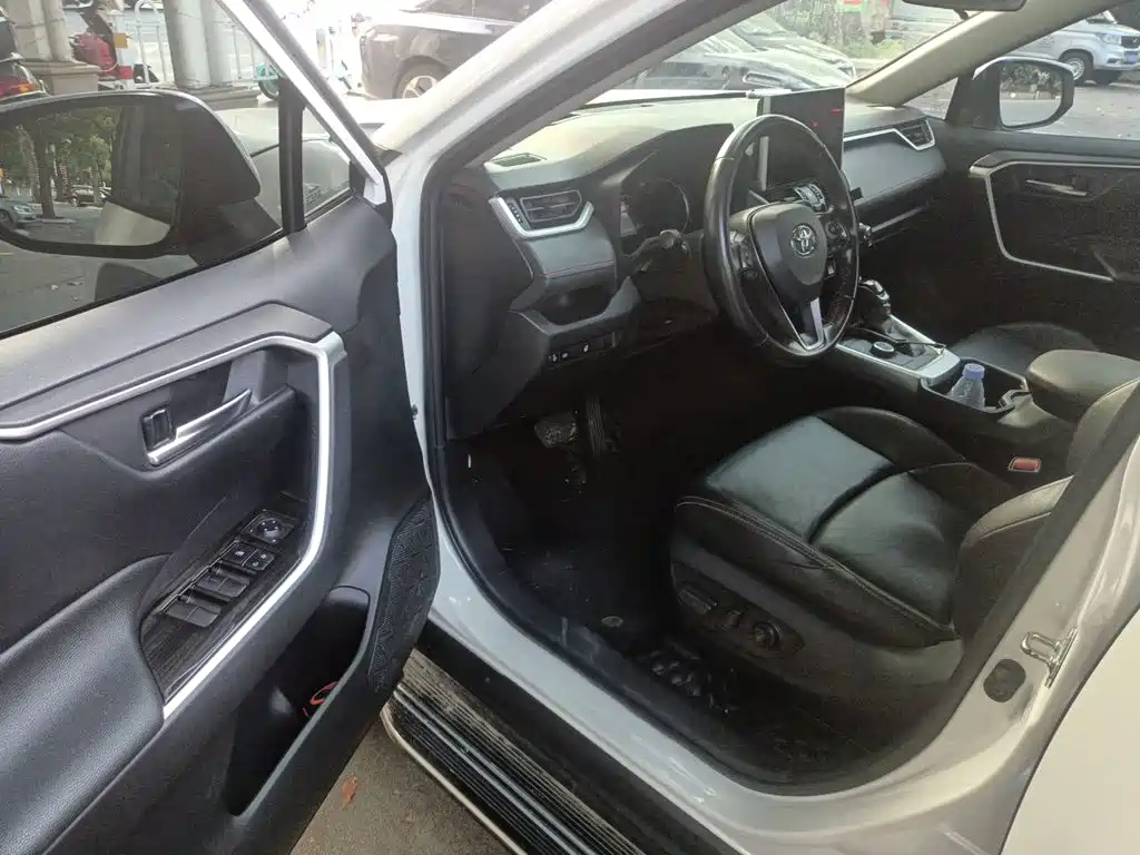 Toyota Wildlander New Energy — миниатюра 12