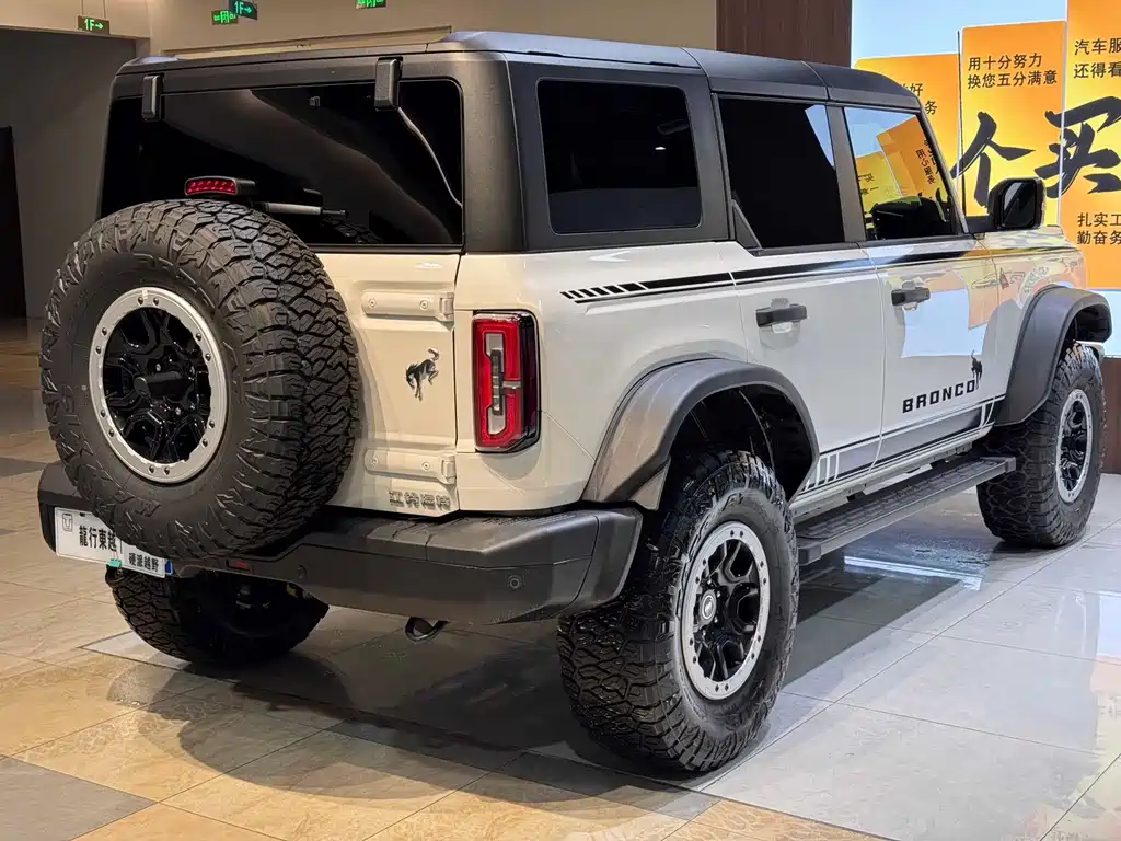 Ford Bronco — миниатюра 10