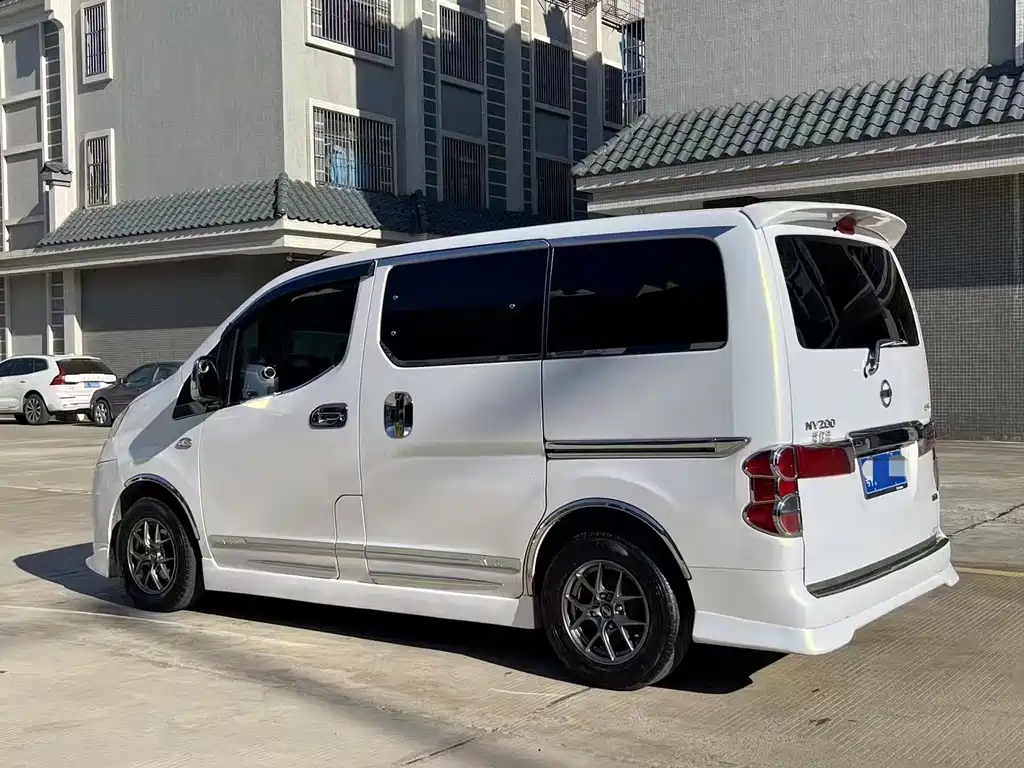 Nissan NV200 — миниатюра 4