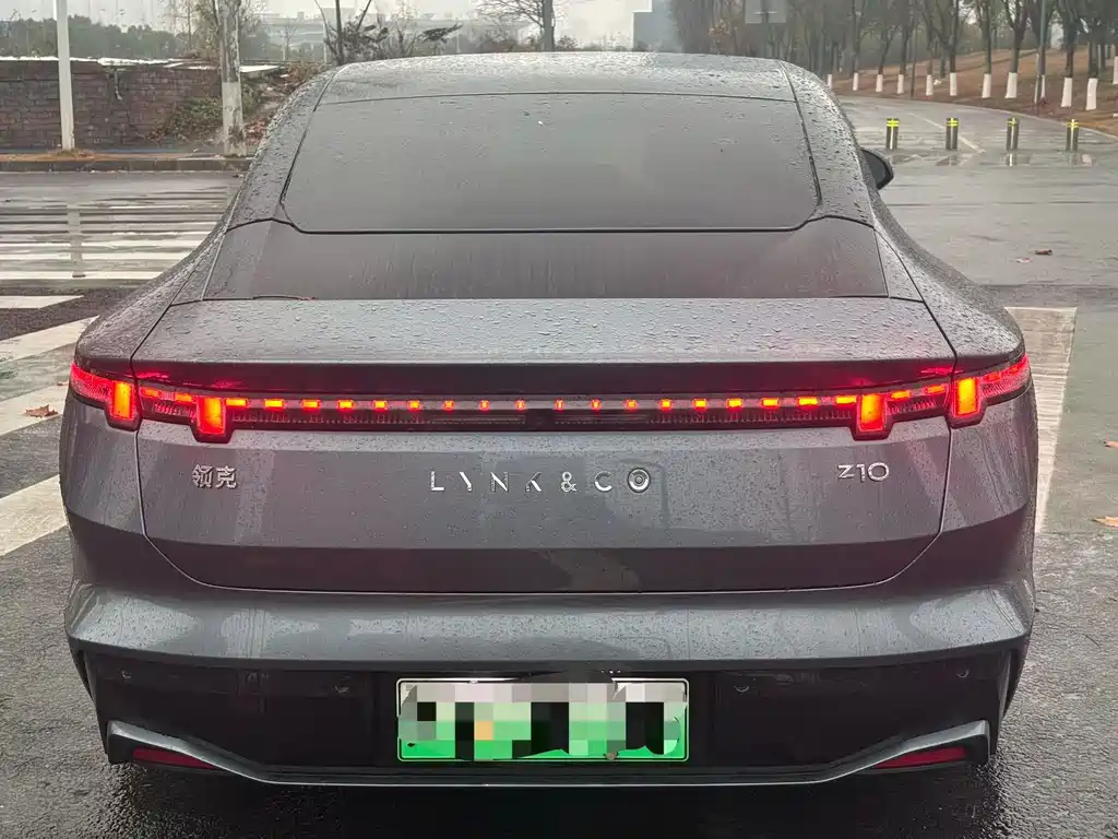 LYNK Z10