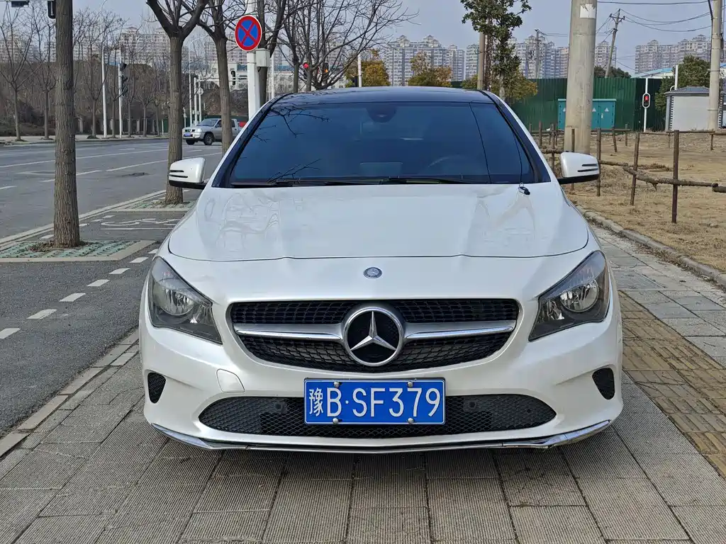 MERCEDES-BENZ CLA