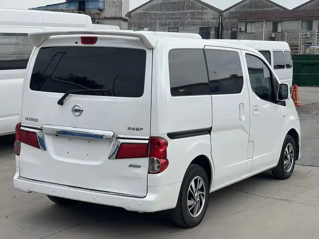 Nissan NV200 — миниатюра 11